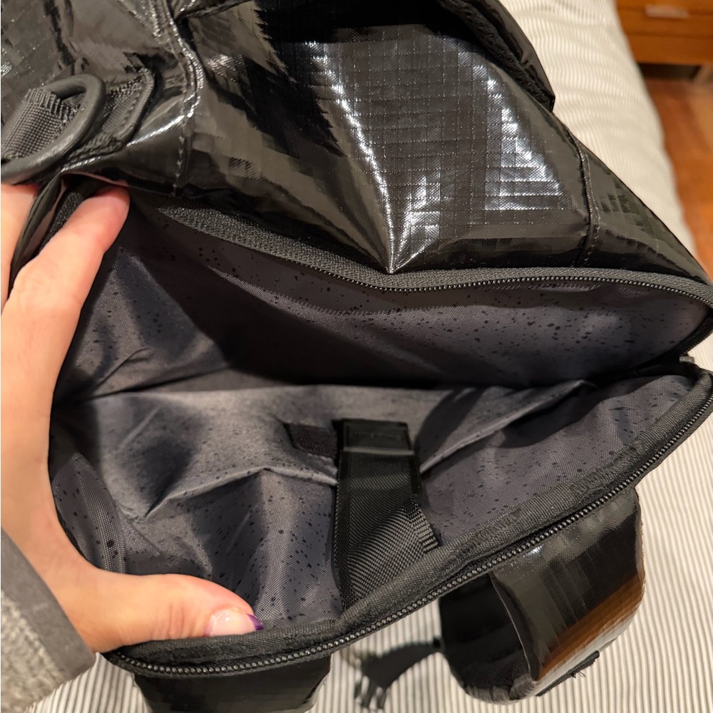 Calpak Terra 26L duffle backpack - Picture 5 of 5